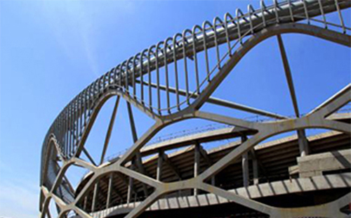 如何防止刚察钢结构焊接热变形？