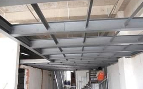 钢结构刚察钢结构隔层如何做才性价比更高